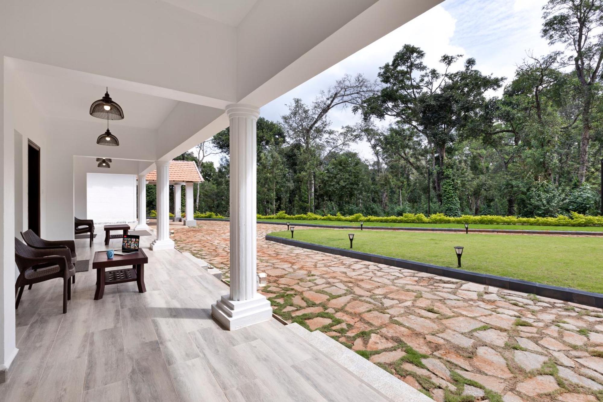 Tusker Trail By Luxunlock Hotell Suntikoppa Exteriör bild